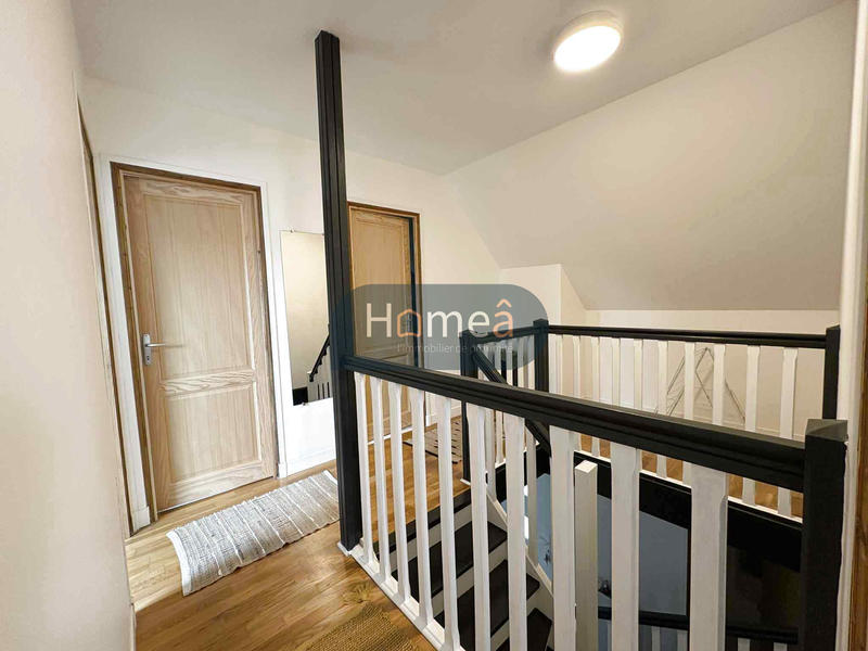 Maison - 104 m² - 4 pièces