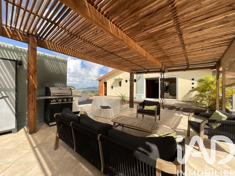 Appartement - 93 m² - 4 pièces