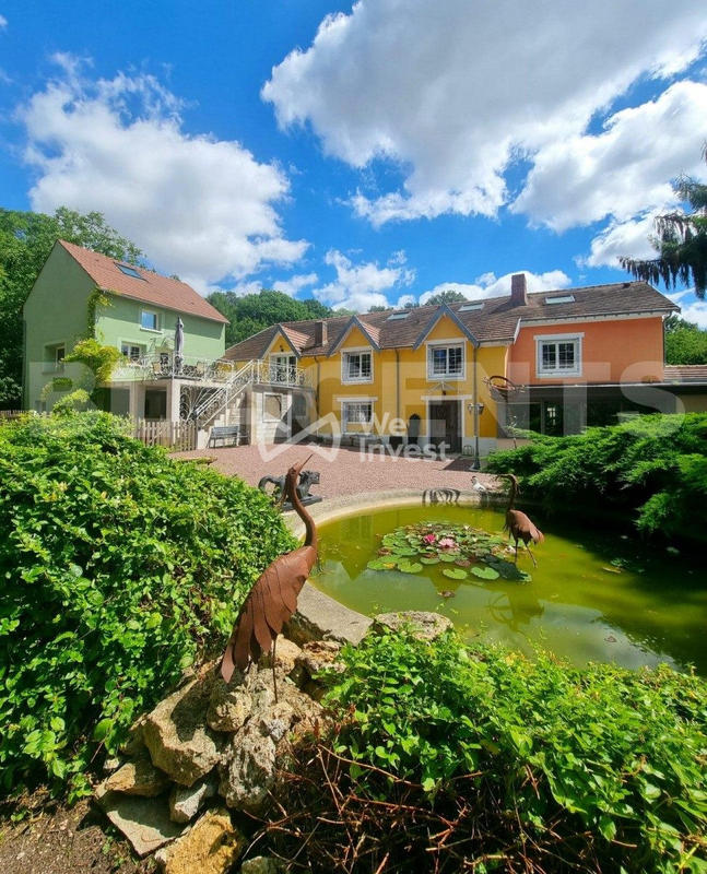 Maison - 807 m² - 30 pièces