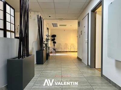 Local commercial - 398 m² - 8 pièces