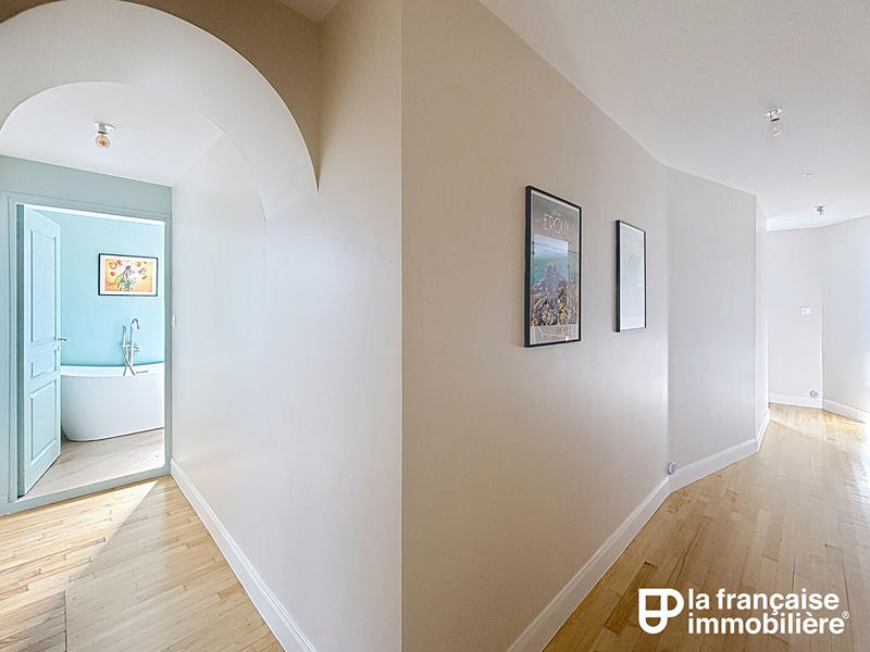 Maison - 180 m² - 6 pièces