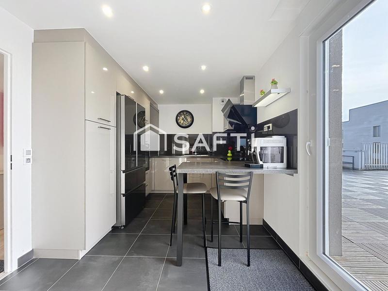 Appartement - 99 m² - 6 pièces