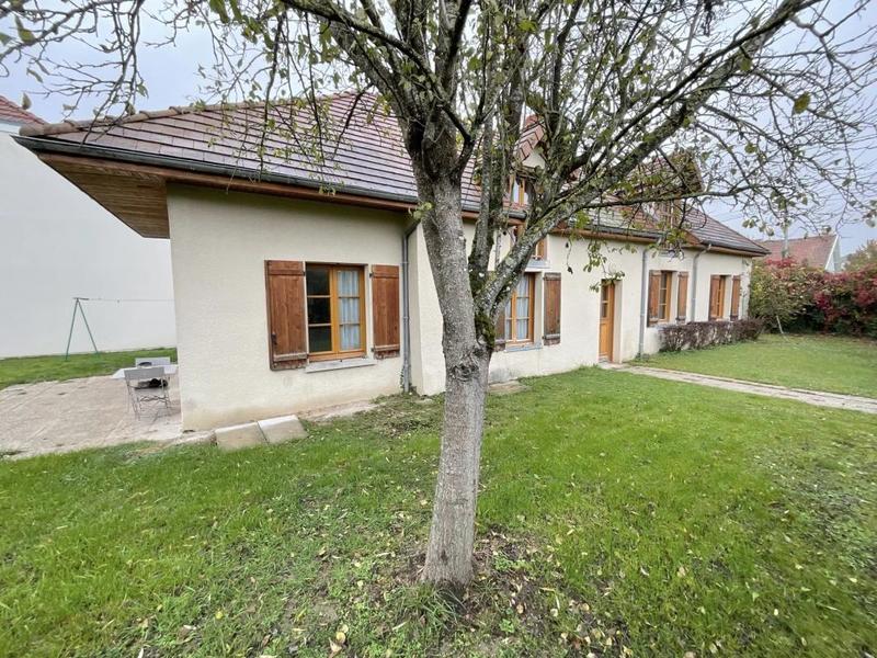 Maison - 102 m² - 6 pièces