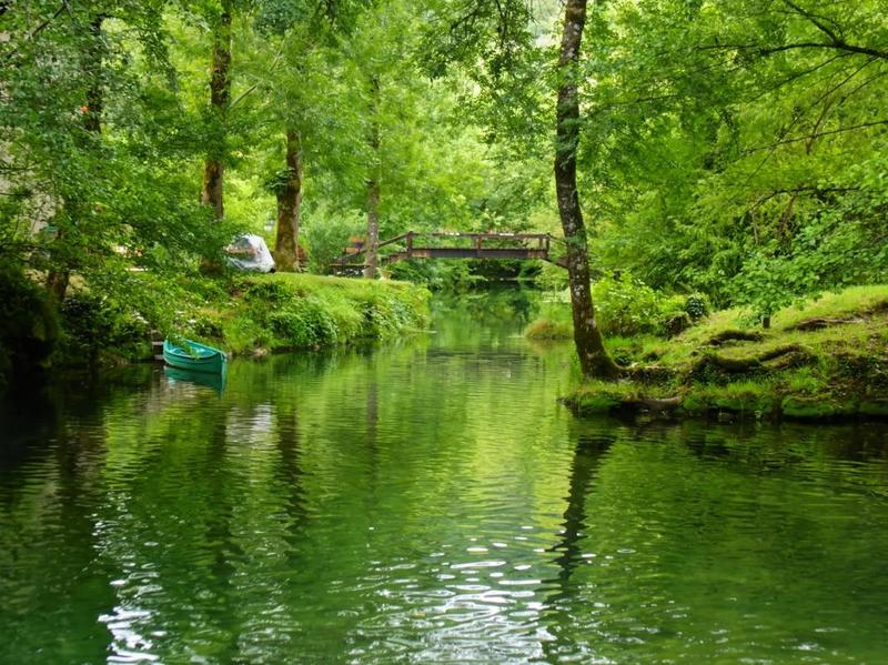 Moulin - 390 m² - 9 pièces