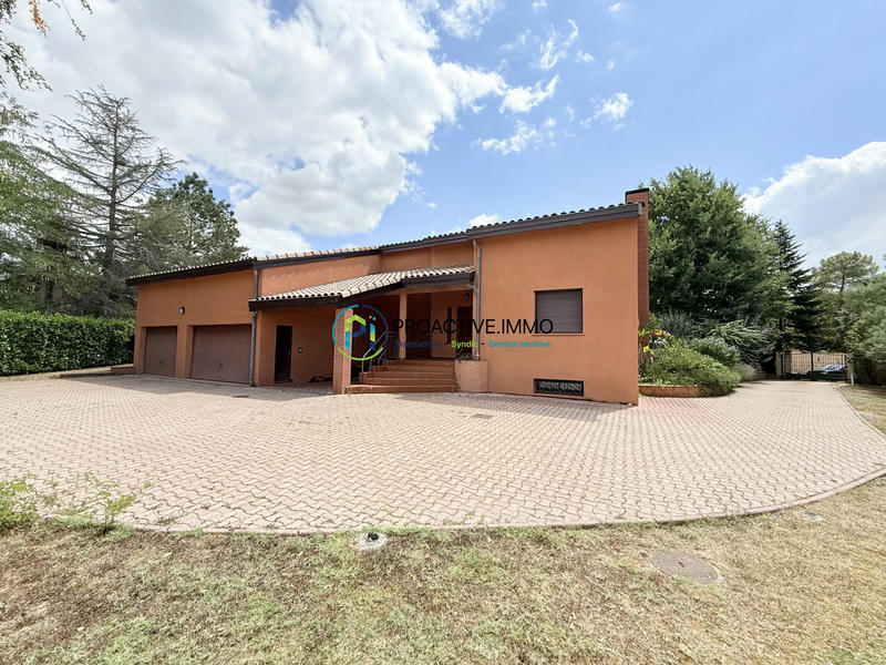 Maison - 198 m² - 6 pièces