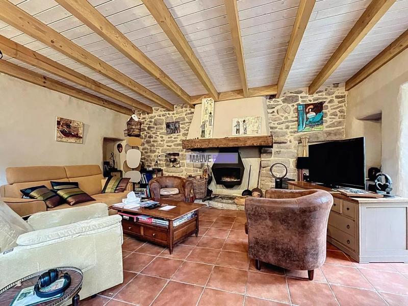 Maison - 240 m² - 9 pièces