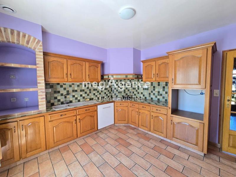 Maison - 208 m² - 8 pièces