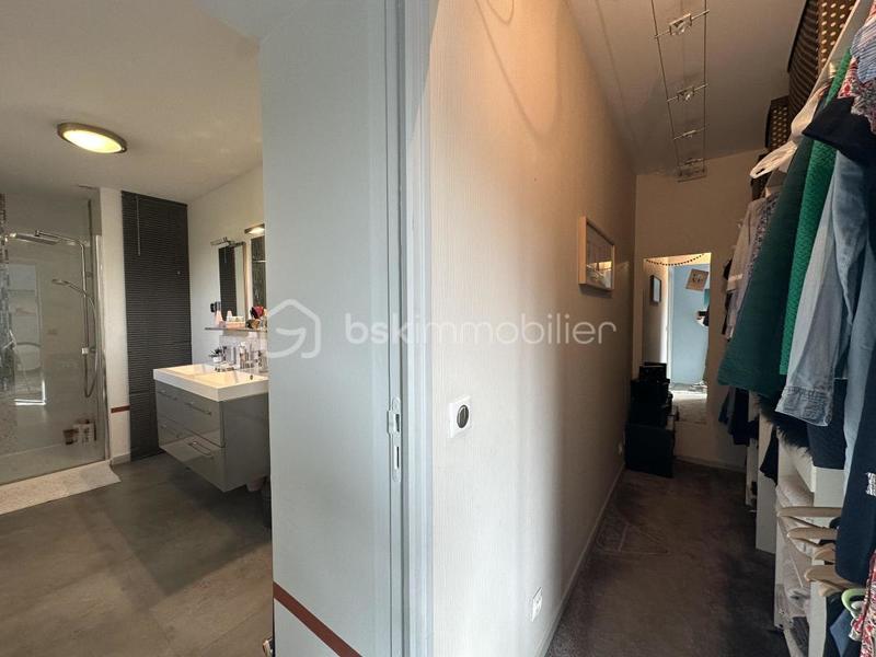 Maison - 201 m² - 6 pièces