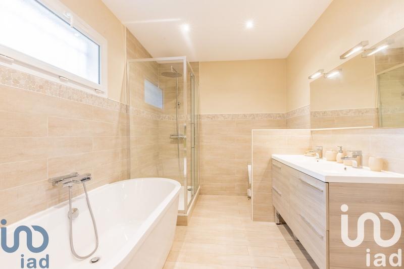 Maison - 140 m² - 6 pièces