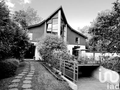 Maison de maîtres - 220 m² - 9 pièces