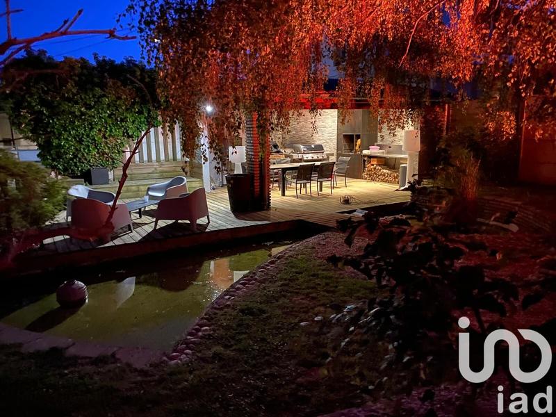 Maison - 250 m² - 10 pièces