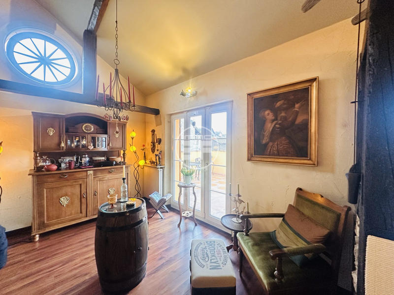 Maison - 226 m² - 6 pièces