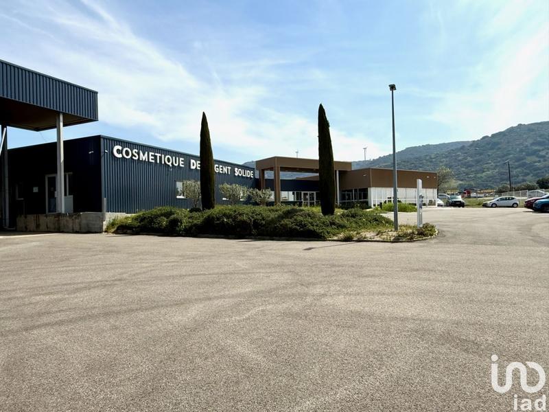 Local commercial - 2 054 m²