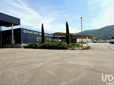 Local commercial - 2 054 m²