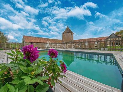 Maison - 318 m² - 17 pièces