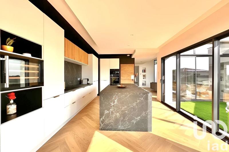 Maison - 182 m² - 6 pièces