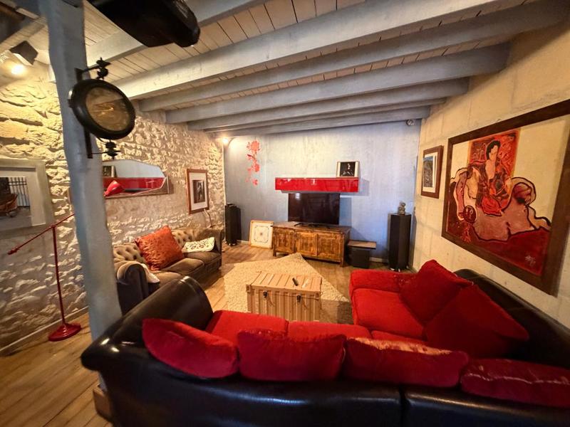 Maison - 220 m² - 6 pièces