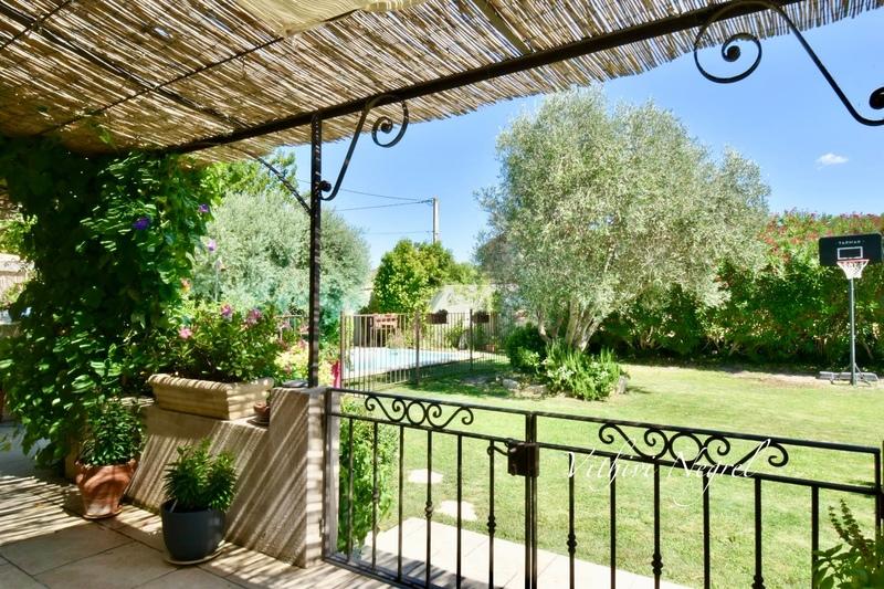 Villa - 209 m² - 7 pièces