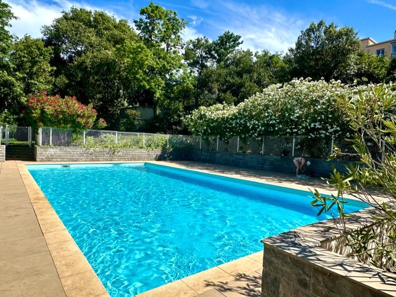 Appartement - 100 m² - 4 pièces