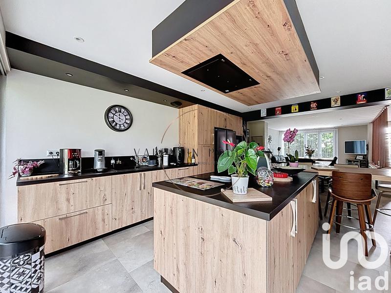 Maison - 181 m² - 7 pièces