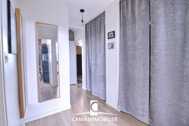 Appartement - 84 m² - 4 pièces