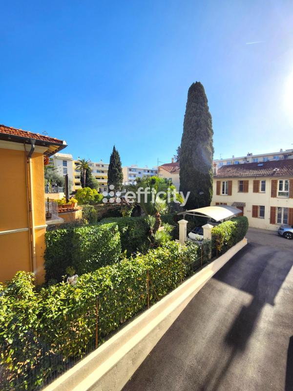 Appartement ancien - 81 m² - 3 pièces