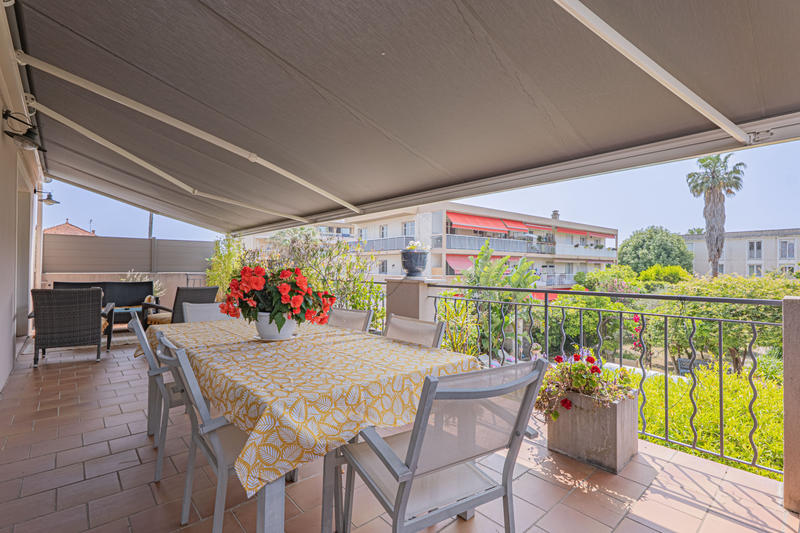 Maison - 245 m² - 7 pièces