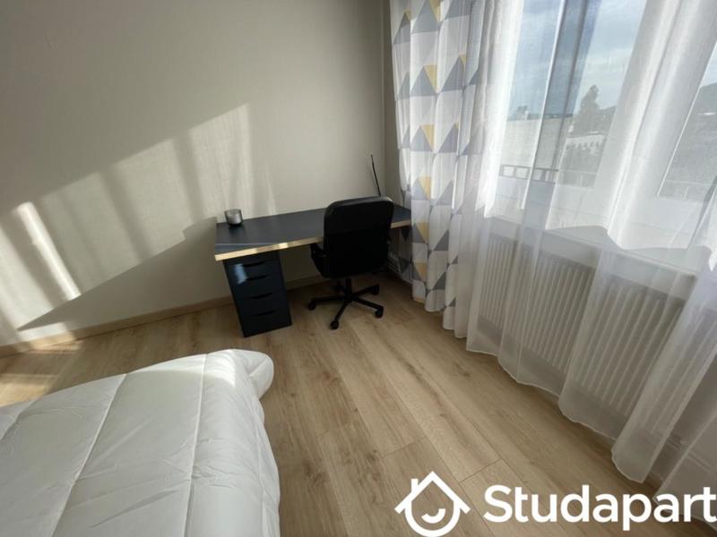 Chambre - 13 m² - 1 pièce