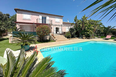 Villa - 225 m² - 7 pièces