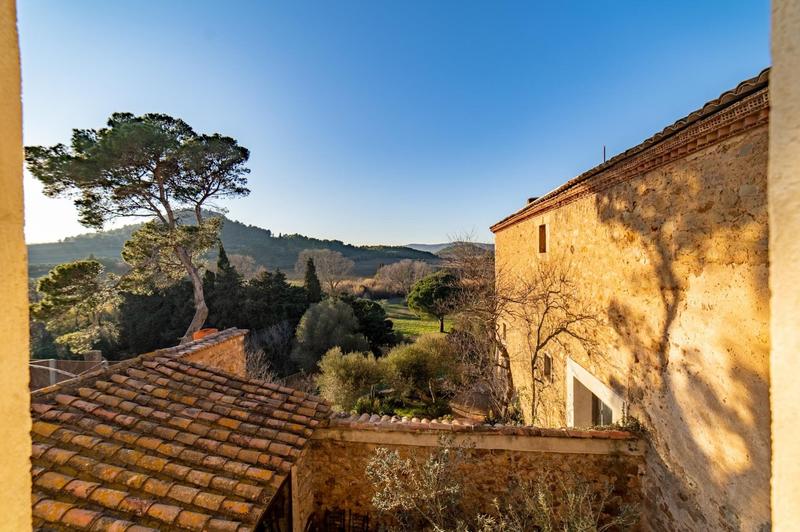 Maison - 480 m² - 13 pièces