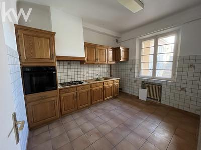 Appartement - 100 m² - 5 pièces