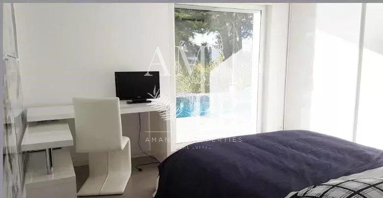 Maison - 262 m² - 7 pièces