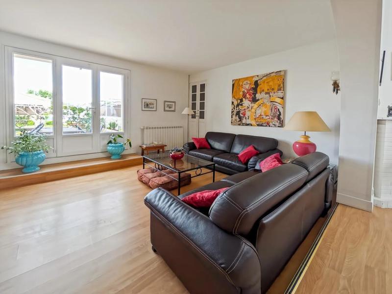 Maison - 193 m² - 10 pièces