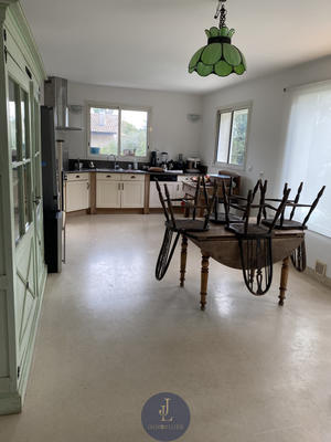 Villa - 260 m² - 6 pièces