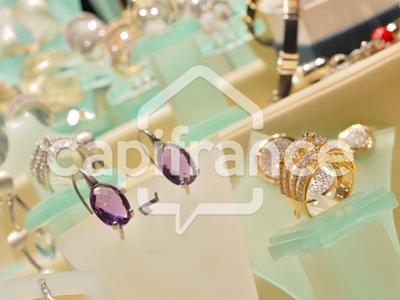 Local commercial - 1 000 m² - 1 pièce