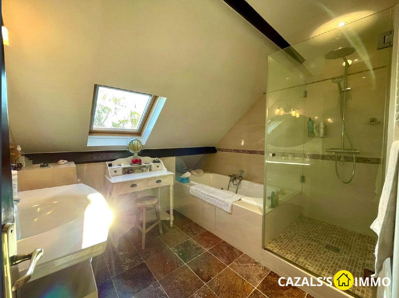 Maison traditionnelle - 142 m² - 7 pièces