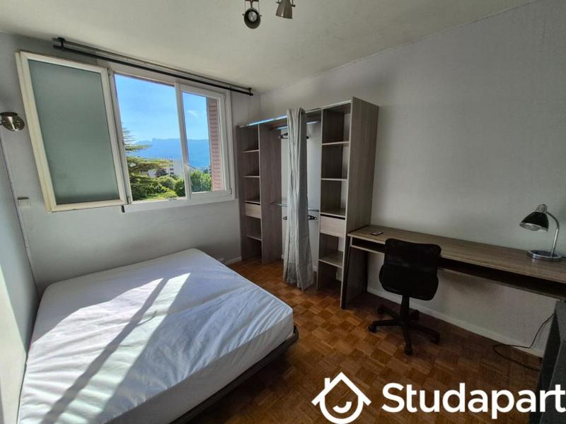 Chambre - 10 m² - 1 pièce