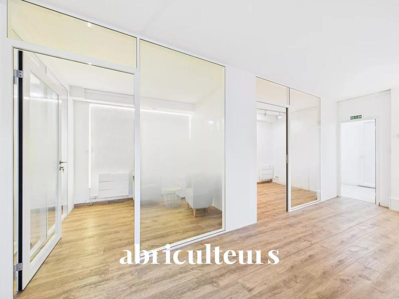 Bureau - 64 m² - 4 pièces