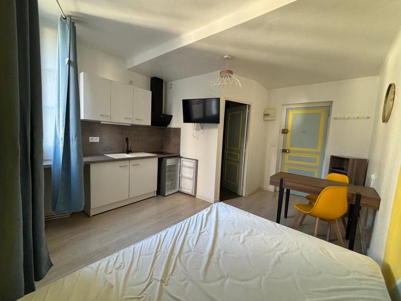 Studio - 15 m² - 1 pièce