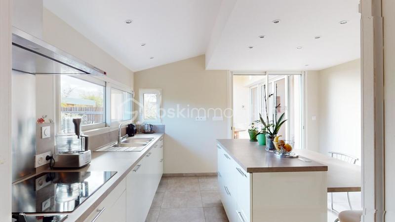 Maison traditionnelle - 171 m² - 5 pièces