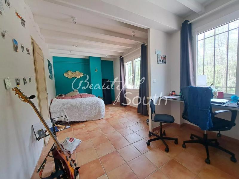 Mas - 350 m² - 10 pièces