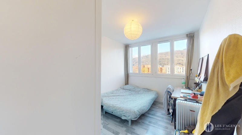 Appartement - 83 m² - 5 pièces