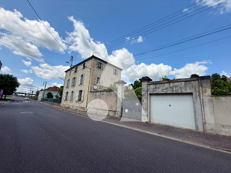 Maison - 215 m² - 9 pièces