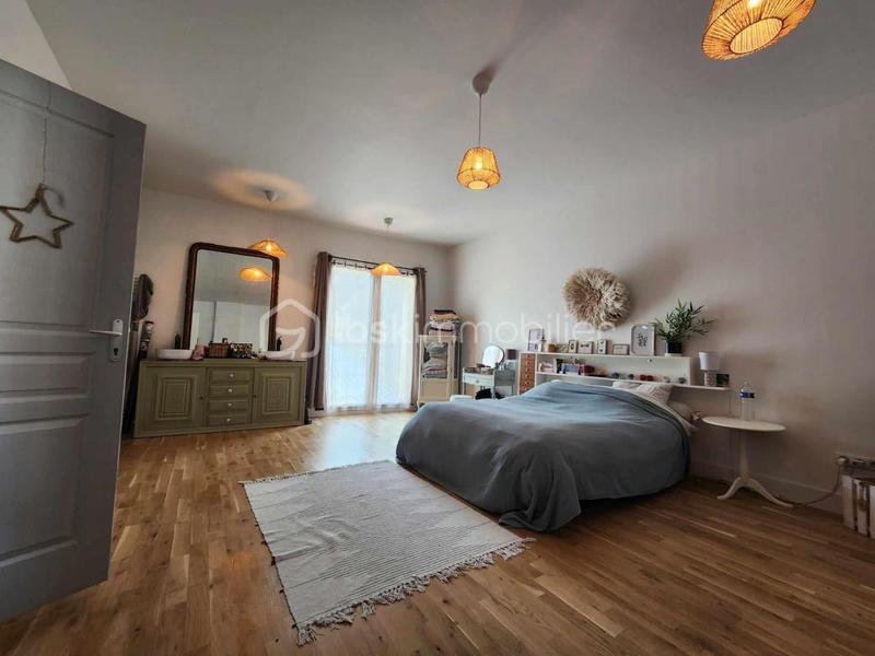 Maison - 392 m² - 6 pièces