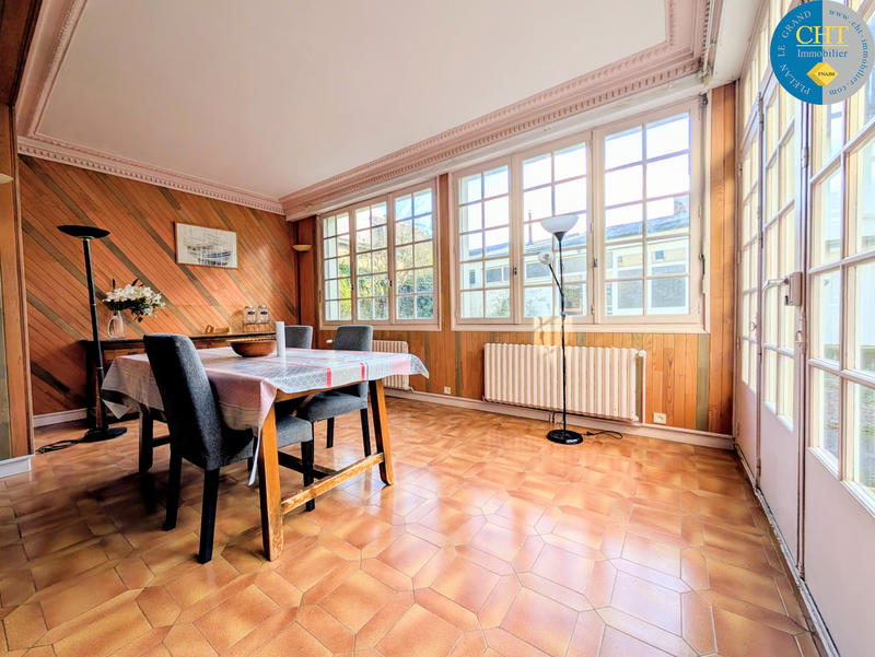 Maison - 197 m² - 8 pièces