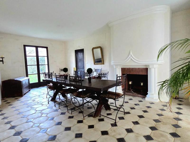 Maison - 206 m² - 14 pièces