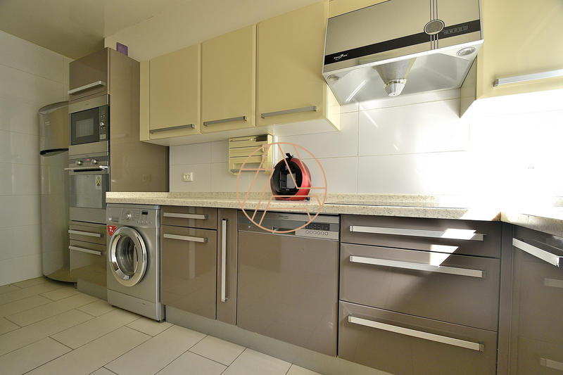 Appartement - 82 m² - 4 pièces