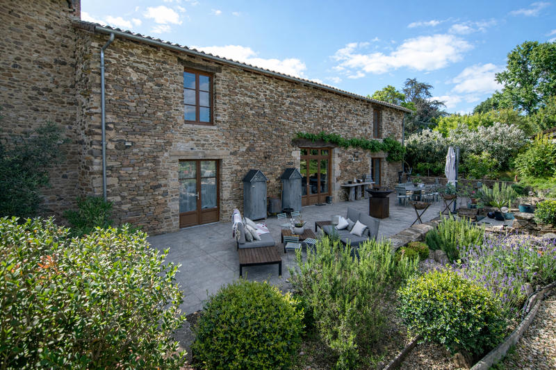 Maison - 285 m² - 13 pièces