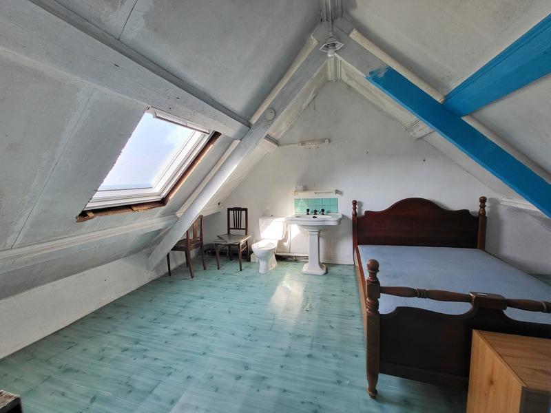 Maison - 92 m² - 9 pièces