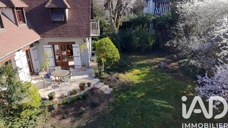 Maison - 189 m² - 8 pièces